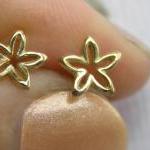 Solid Gold Flower Stud Ear..